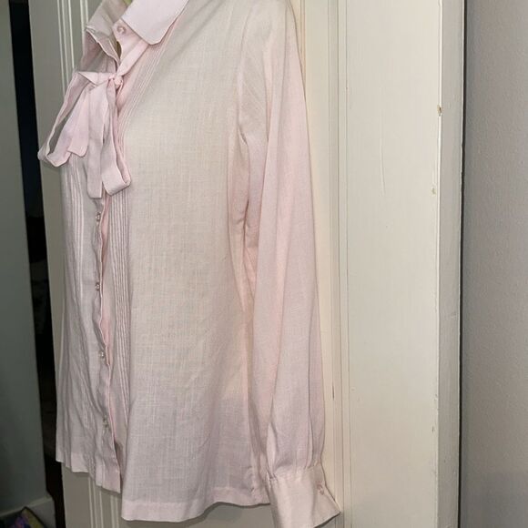Vtg 70s Panther Light Pink Polyester/Rayon Button-Up Shirt/Removable Bow Tie - Picture 4 of 8